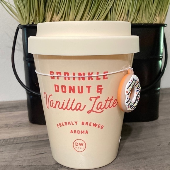 DW HOME SPRINKLE DONUT AND VANILLA LATTE FRESHLY BREWED AROMA JAR CANDLE… - Picture 1 of 9